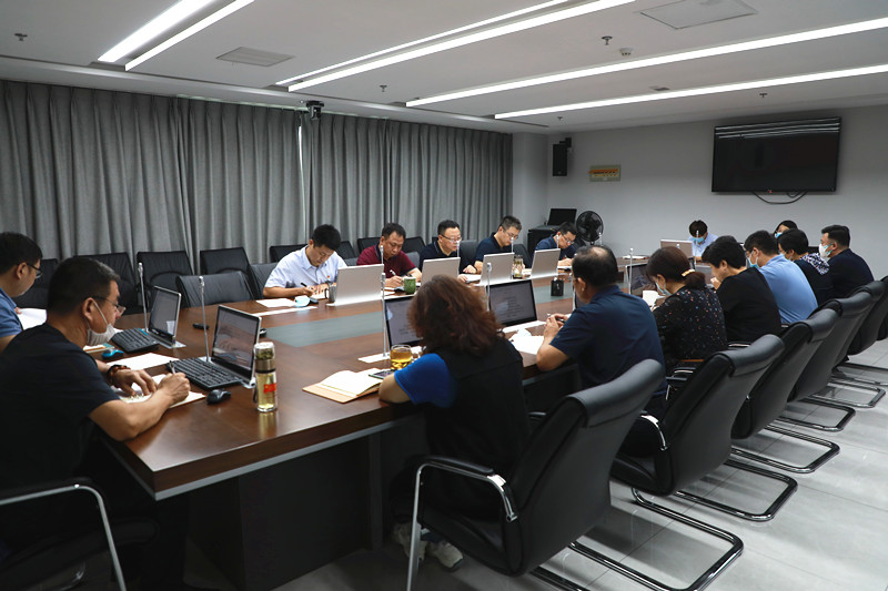山東出版實業(yè)公司黨委理論學(xué)習(xí)中心組召開專題擴大會議