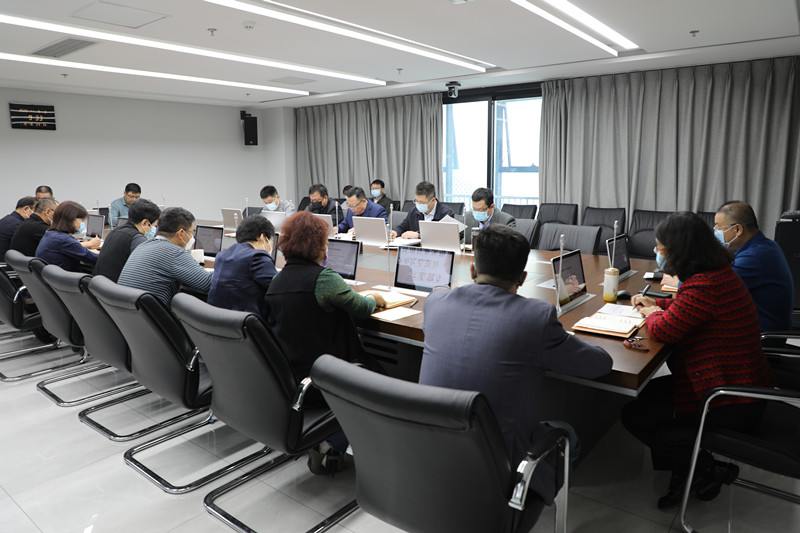 山東出版實業(yè)公司黨委理論學(xué)習(xí)中心組召開學(xué)習(xí)《中國共產(chǎn)黨章程（修正案）》專題（擴(kuò)大）會議